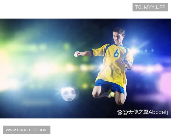 足球迷跨栏追球星为梦想奔跑彰显热血与执着